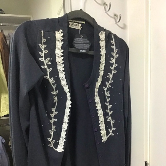 Cute cardigan - Picture 1 of 4